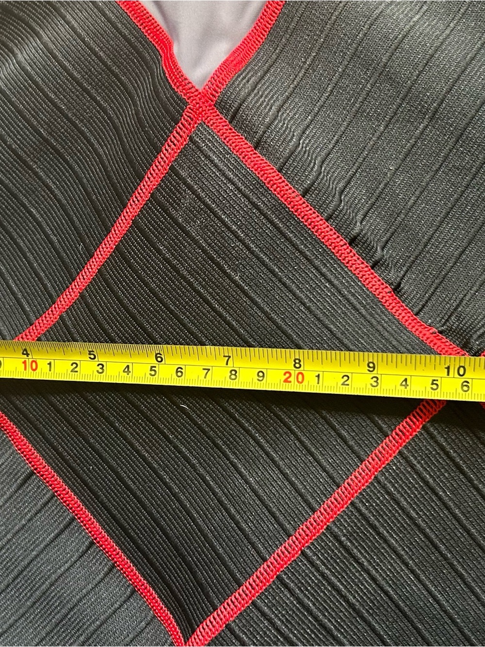 Under Armour Black, Gray & Red Men's Compression Shorts size small - Picture 5 of 8